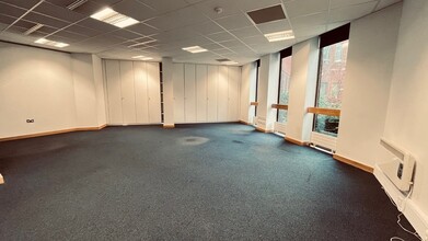 27-28 Middleborough, Colchester to rent Interior Photo- Image 2 of 6