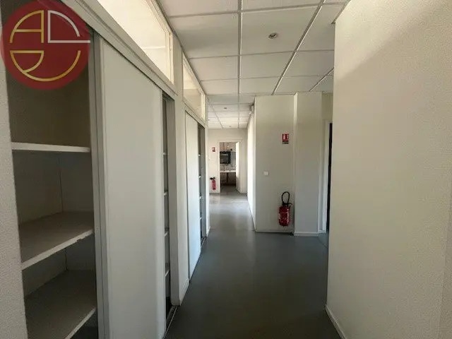 Vente Bureaux 260 m² - Photo 1