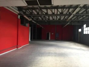 Light Industrial in Châtillon to rent Interior Photo- Image 2 of 4