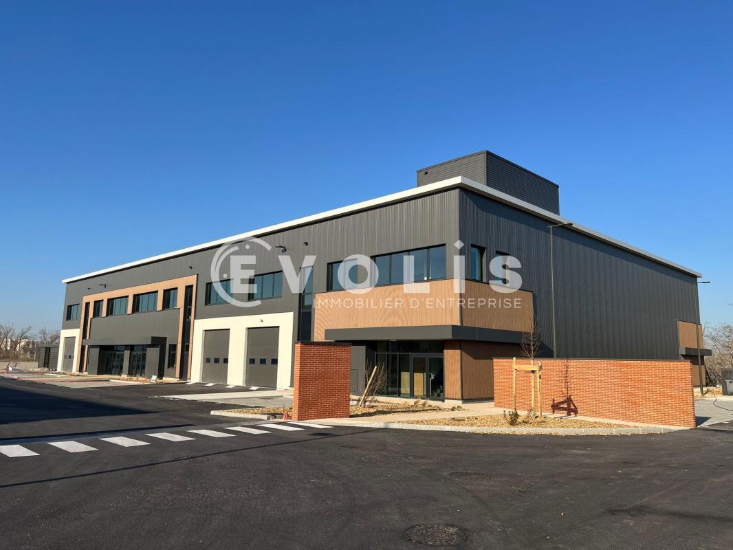 25 Route De Lyon, Saint-Priest to rent Building Photo- Image 1 of 70