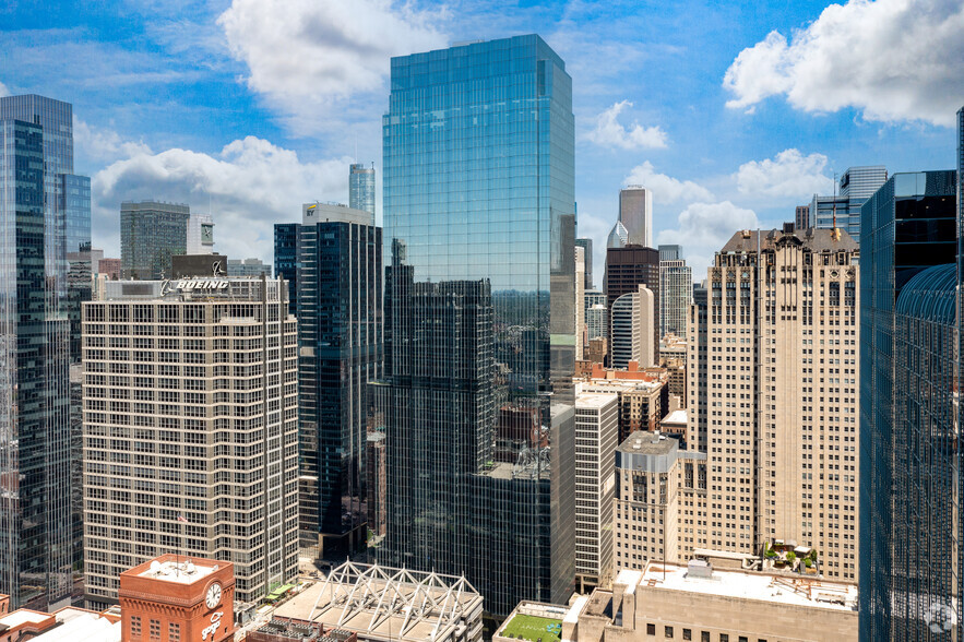 110 N Wacker Dr, Chicago, IL for rent - Primary Photo - Image 1 of 11