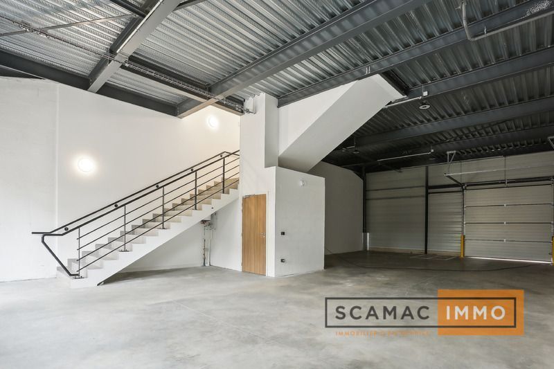 Light Industrial in Fresnes to rent Building Photo- Image 1 of 7