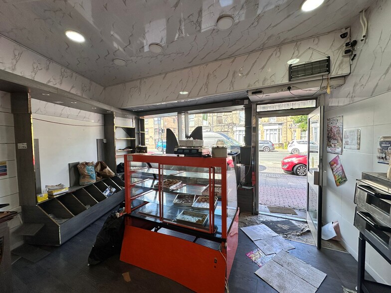 155 Spring Bank, Hull for sale - Building Photo - Image 3 of 8
