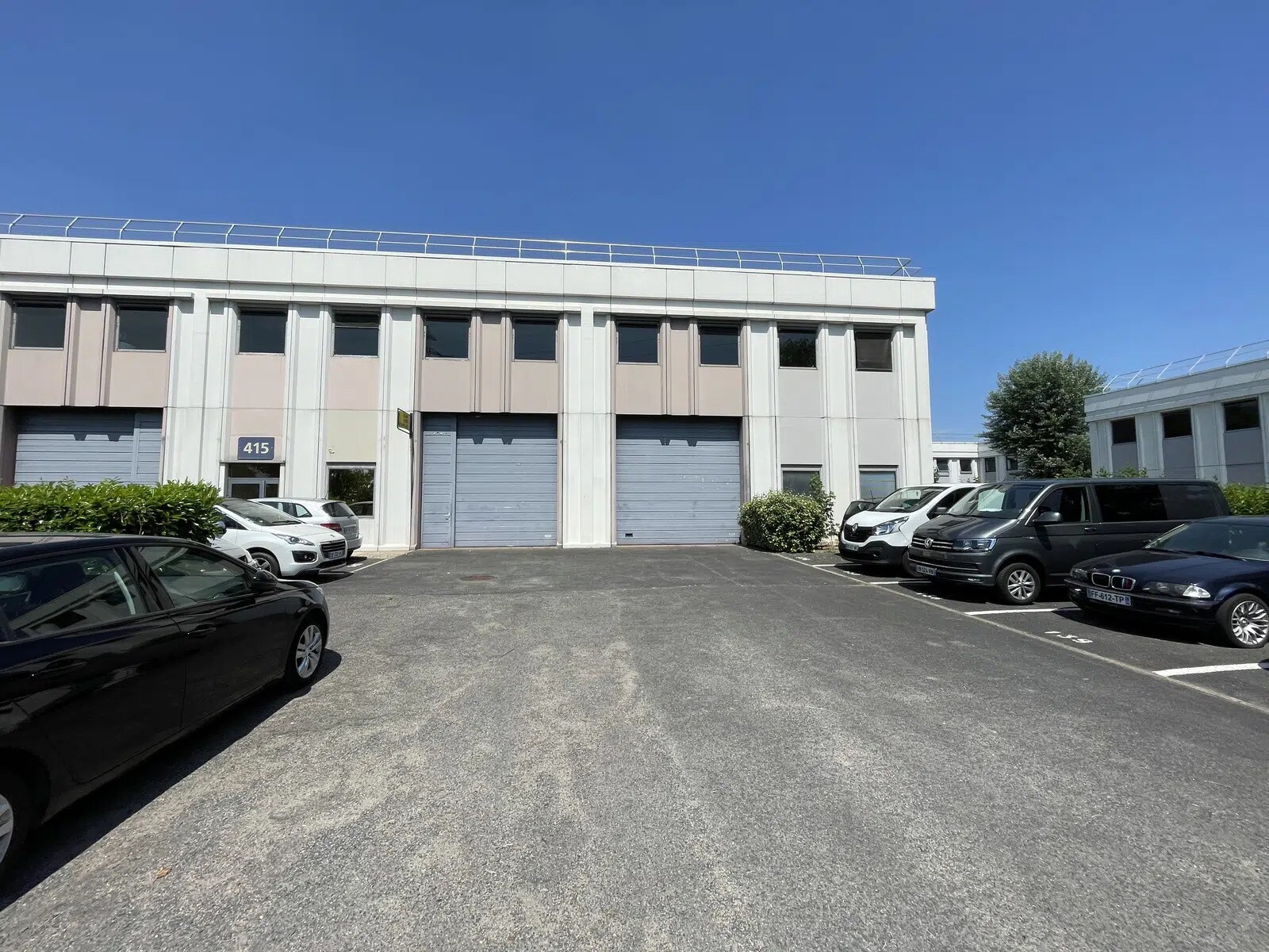 9 Chaussée Jules César, Osny to rent Building Photo- Image 1 of 5