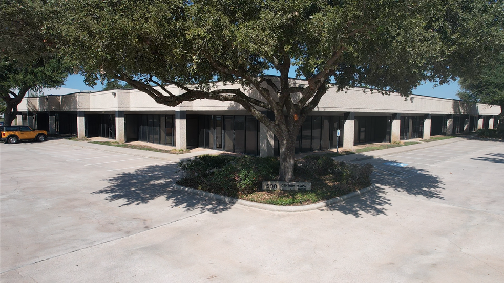 500 Century Plaza Dr, Houston, TX for rent - Building Photo - Image 1 of 7