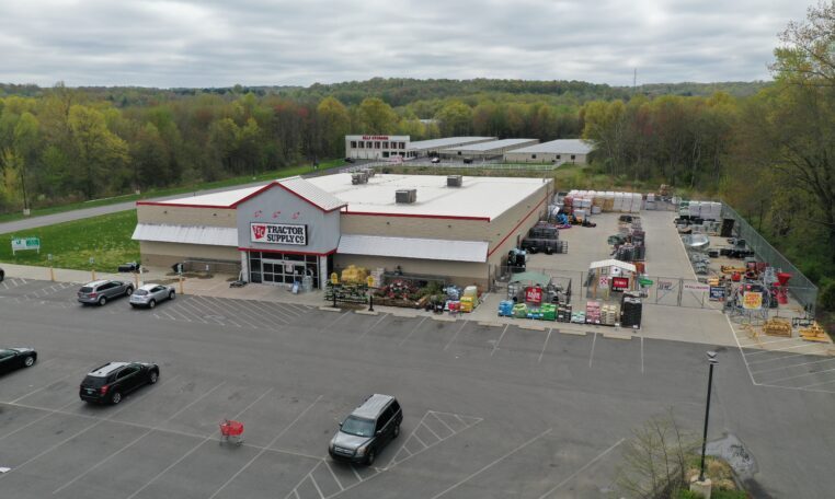 815 Newfield St, Middletown, CT for sale - Building Photo - Image 1 of 1