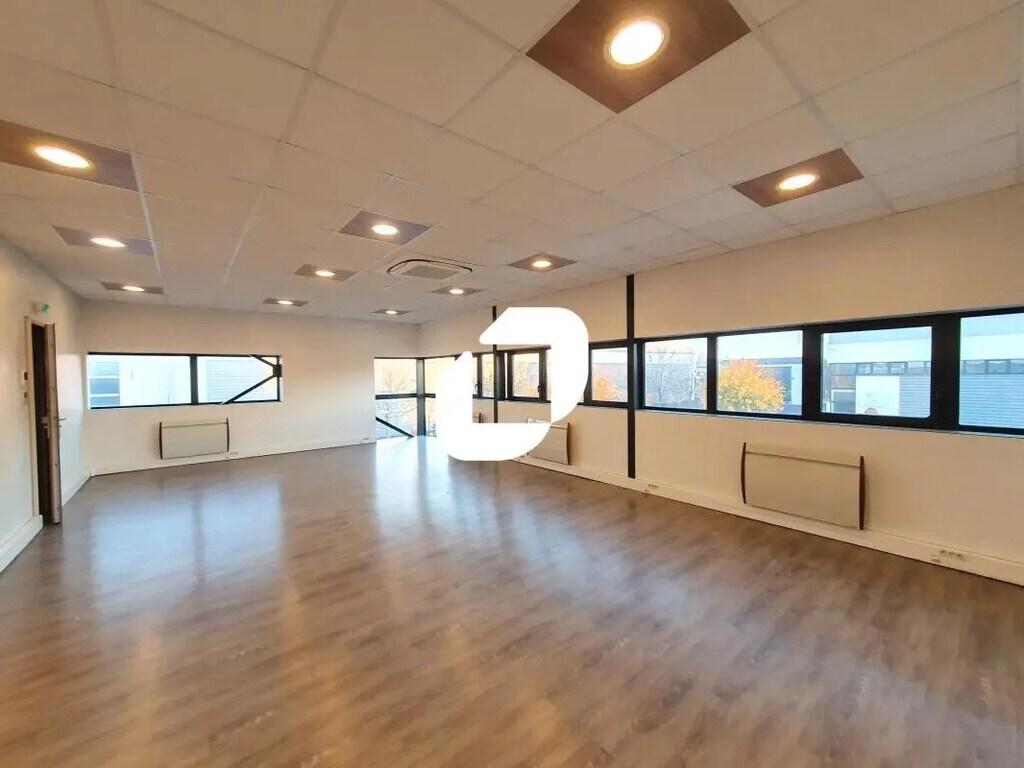 Location Bureaux 56 m² - Photo 1