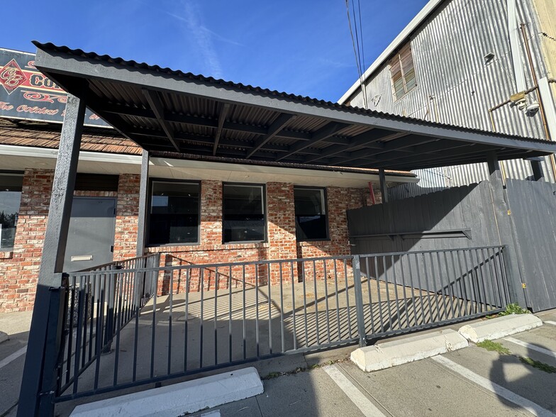 215 Fairman St, Yuba City, CA for rent - Building Photo - Image 1 of 12