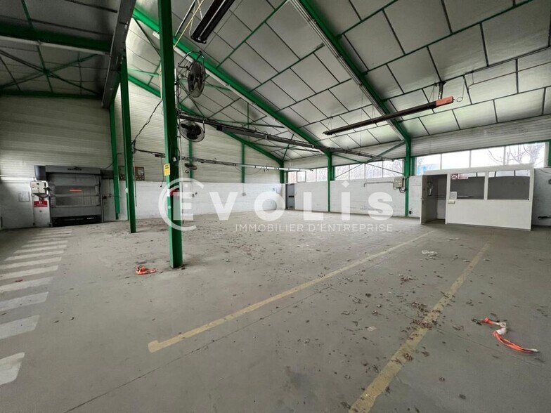 Light Industrial in Mornant to rent - Interior Photo - Image 3 of 7