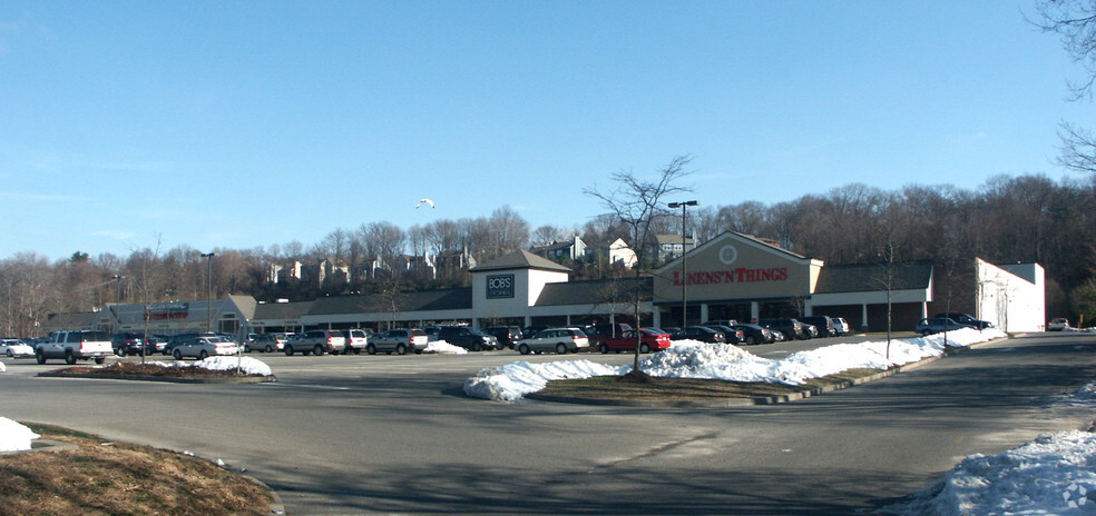 380 Main Ave, Norwalk, CT for rent - Building Photo - Image 2 of 4