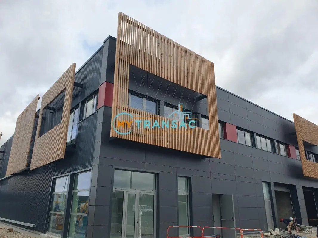 Light Industrial in Créteil to rent Building Photo- Image 1 of 7