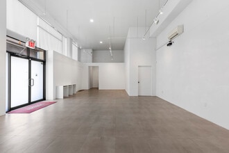 3288 48th St, Astoria, NY to rent Interior Photo- Image 2 of 15