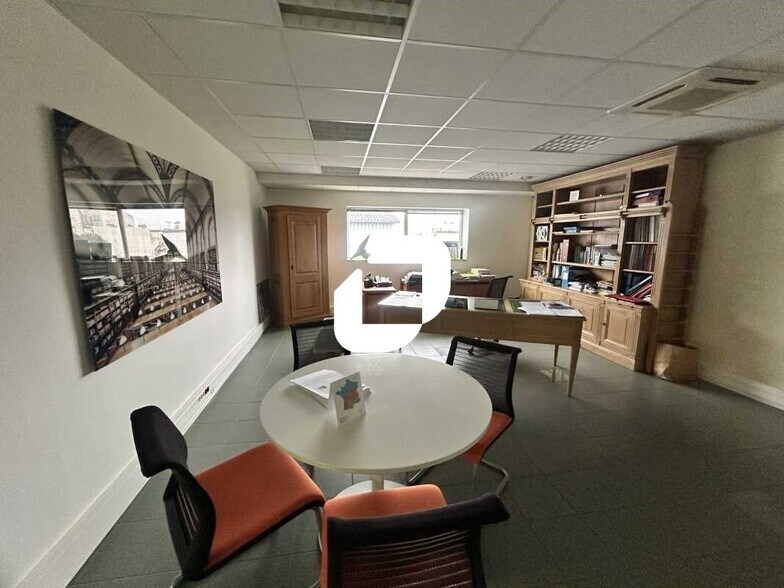 Office in Houilles for sale - Interior Photo - Image 2 of 19