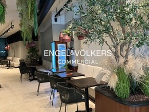 Retail in Barcelona, Barcelona to rent Interior Photo- Image 2 of 6