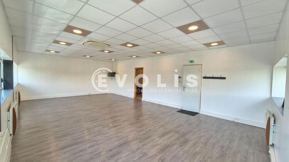 Office in Bailly-Romainvilliers to rent - Building Photo - Image 2 of 2