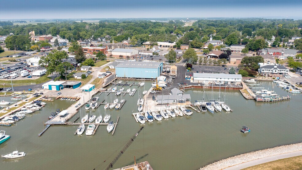 400 Huron St, Huron, OH for sale - Aerial - Image 1 of 15