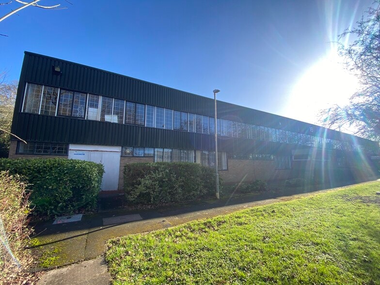 Padgets Ln, Redditch to rent - Building Photo - Image 2 of 2