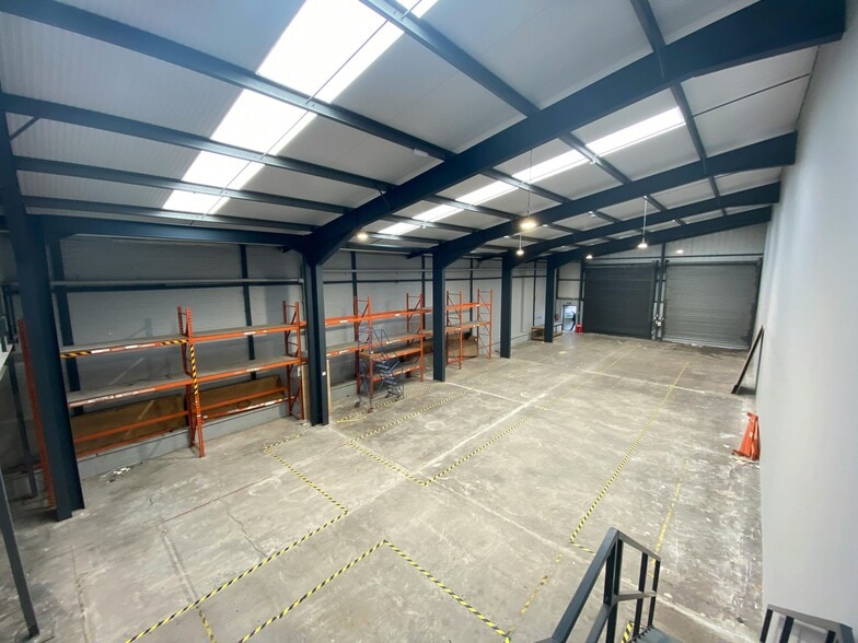 228-240 Edmiston Dr, Glasgow to rent - Building Photo - Image 3 of 7
