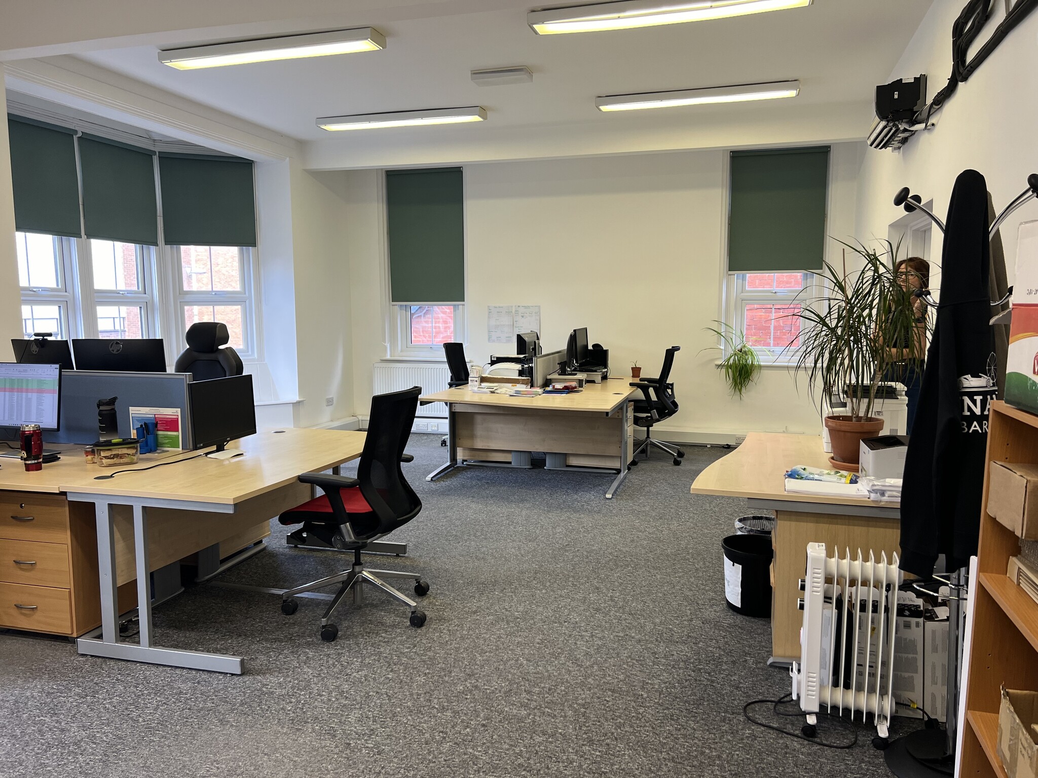 36-38 Church Rd, Burgess Hill to rent Interior Photo- Image 1 of 13