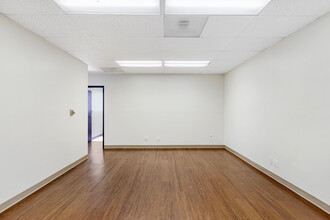 11600 Wilshire Blvd, Los Angeles, CA for rent Interior Photo- Image 2 of 4