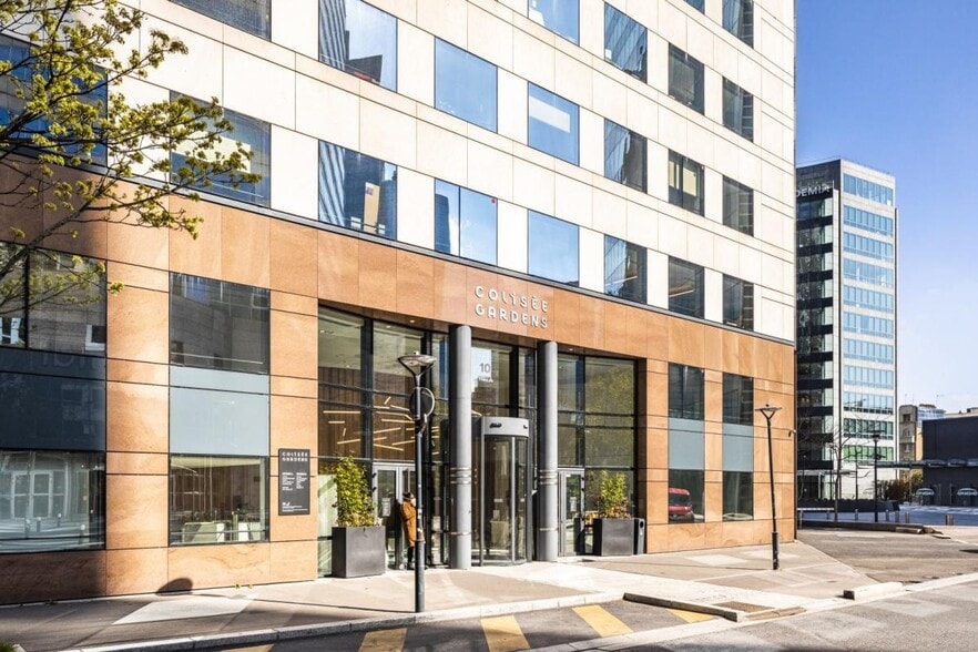 8-12 Avenue De L'Arche, Courbevoie to rent - Building Photo - Image 2 of 18