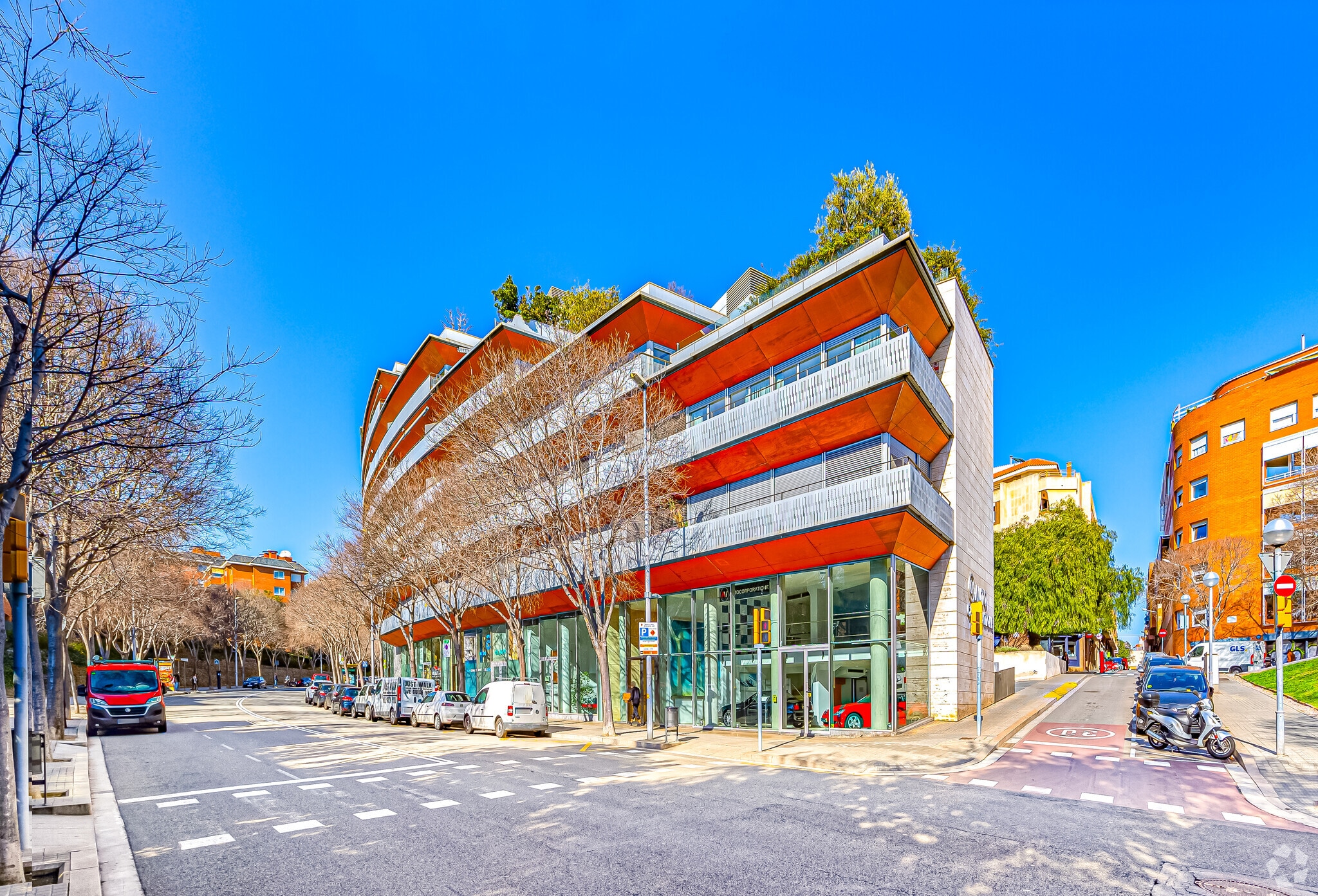 Office / Retail in Barcelona, Barcelona to rent Primary Photo- Image 1 of 6