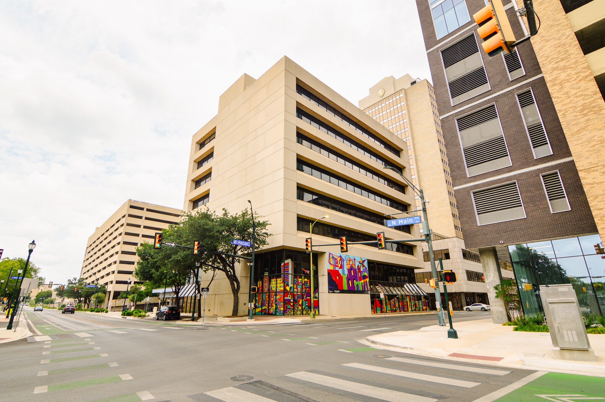 425 Soledad St, San Antonio, TX to rent Building Photo- Image 1 of 14