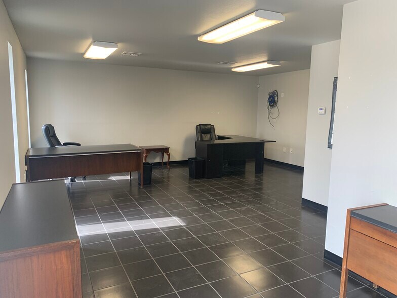 4222 Russell Dr, Corpus Christi, TX for sale - Interior Photo - Image 1 of 1