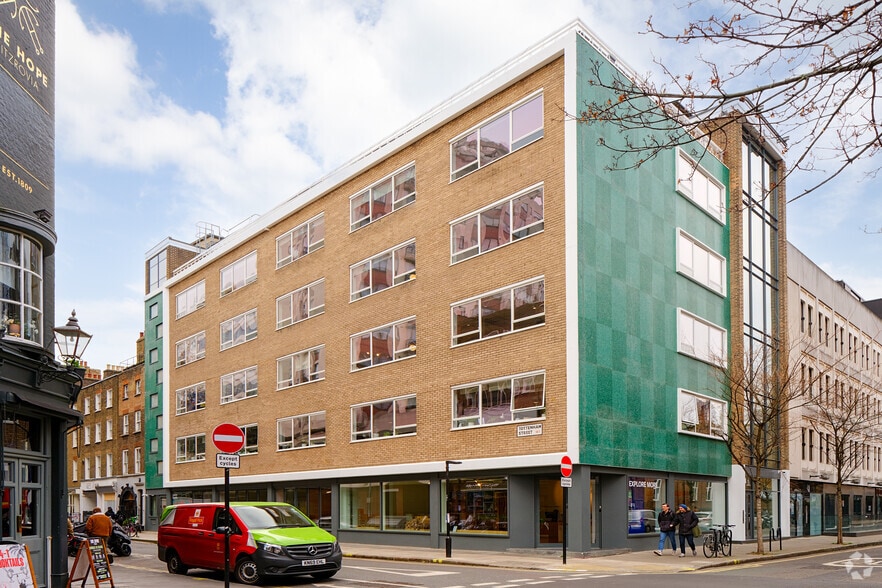 43 Whitfield St, London to rent - Building Photo - Image 2 of 10