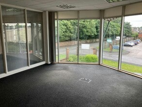 2 The Quadrant, Green Ln, Heywood to rent Interior Photo- Image 1 of 5