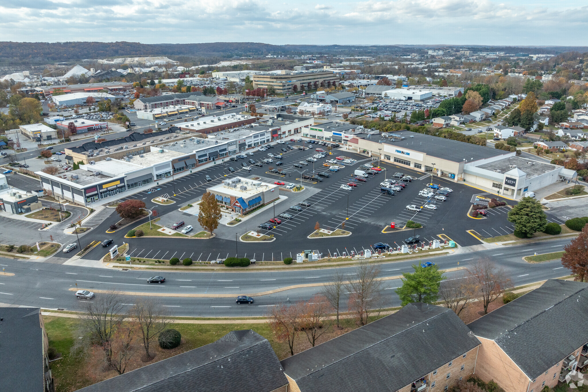 122-150 Cranbrook Rd, Cockeysville, MD for rent Building Photo- Image 1 of 23