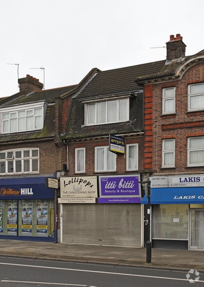 53-53A Green Lanes, London to rent - Primary Photo - Image 1 of 2