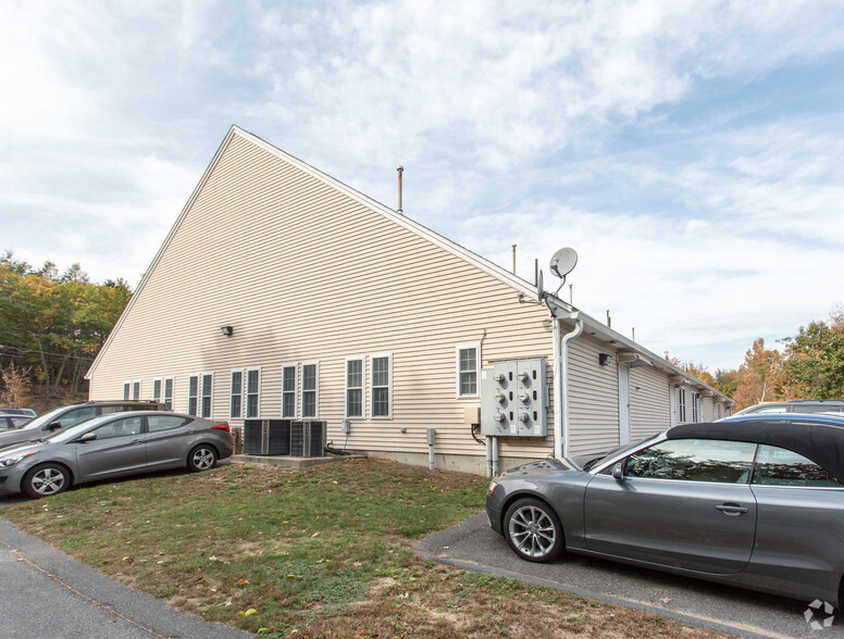 128 Main St, Sturbridge, MA for rent - Building Photo - Image 2 of 11