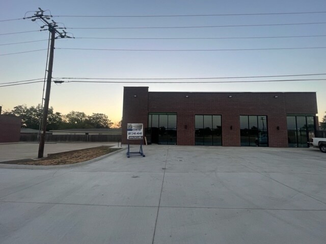 108 N Jim Wright Fwy, Fort Worth, TX for sale Building Photo- Image 1 of 1