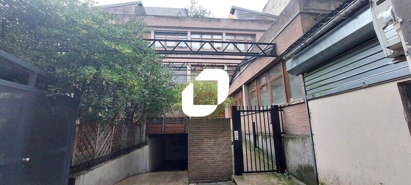 Office in Saint-Denis for sale Building Photo- Image 1 of 9