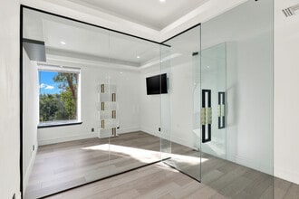 23276 S Pointe Dr, Laguna Hills, CA to rent Interior Photo- Image 2 of 7