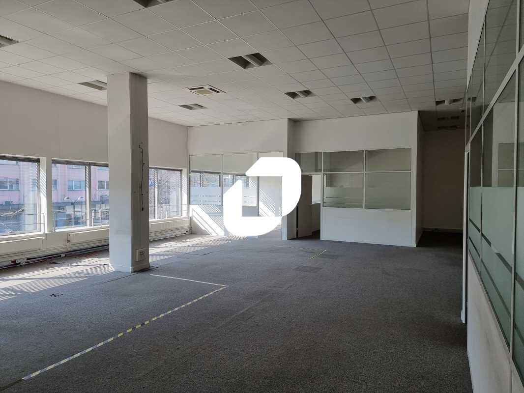 Office in Saint-Denis to rent Interior Photo- Image 1 of 10