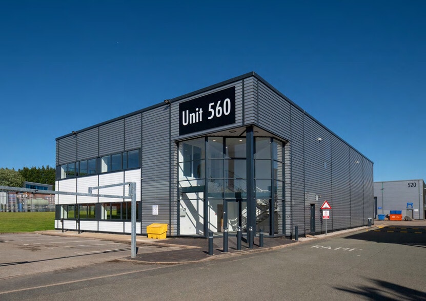 Broadway, Salford to rent - Building Photo - Image 1 of 2