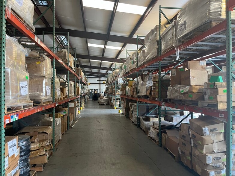 9201 Winkler Dr, Houston, TX to rent - Building Photo - Image 3 of 14