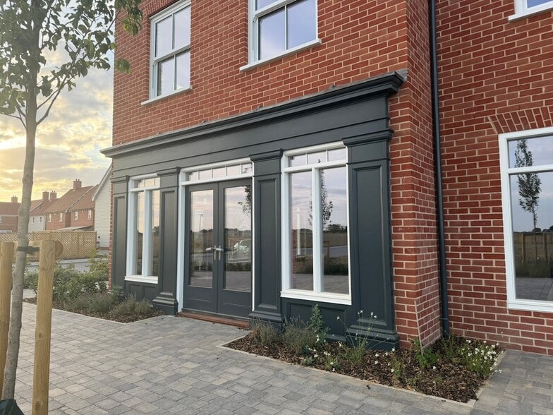 Long Rd, Manningtree to rent - Building Photo - Image 3 of 6