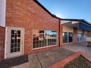 2300 S Broadway, Edmond, OK for rent Building Photo- Image 1 of 1