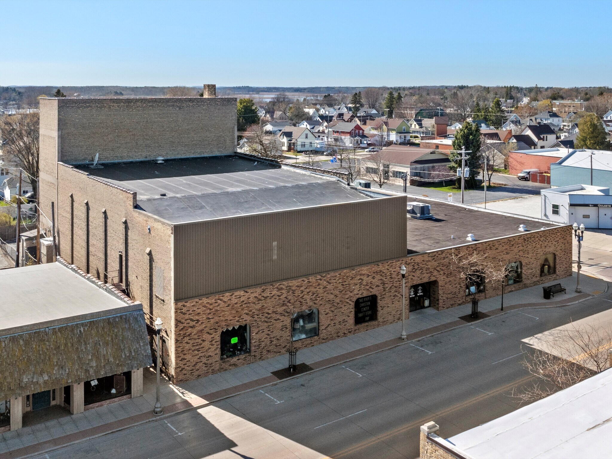 1816 Washington St, Two Rivers, WI for sale Building Photo- Image 1 of 14