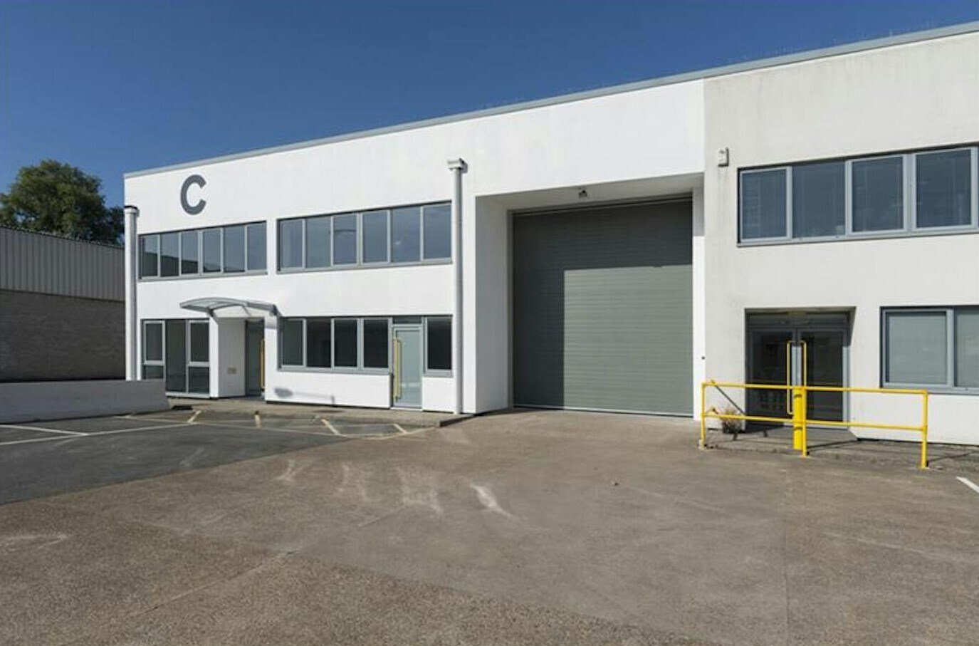 Dolphin Rd W, Sunbury On Thames to rent Building Photo- Image 1 of 5