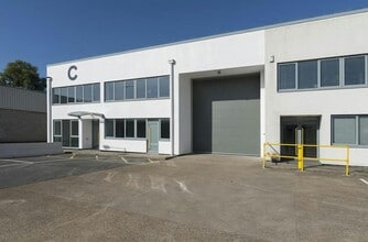 Dolphin Rd W, Sunbury On Thames to rent Building Photo- Image 1 of 5