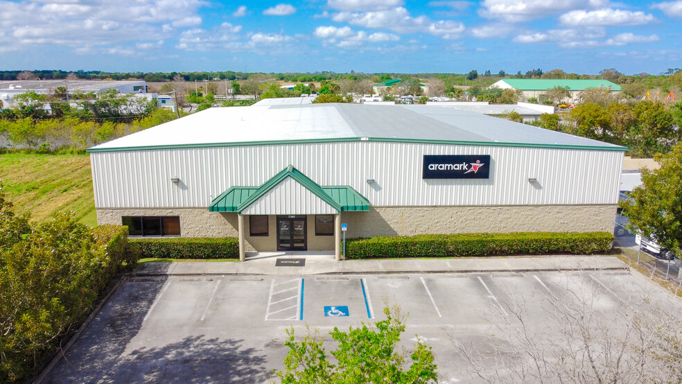 7385 Commercial Cir, Fort Pierce, FL for sale - Building Photo - Image 1 of 1