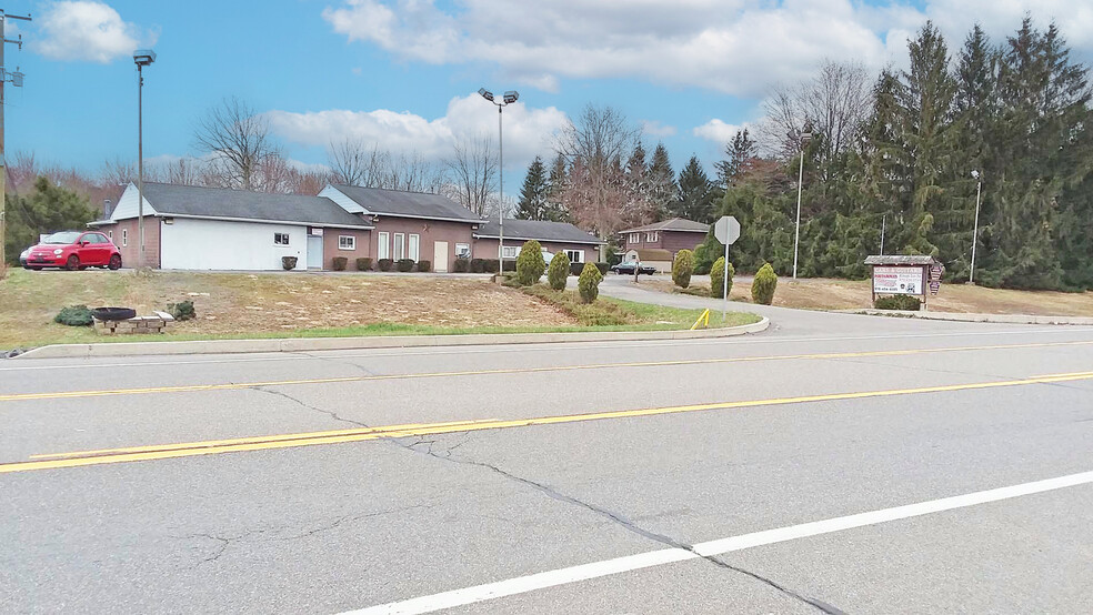 417 Airport Rd, Hazle Township, PA for sale - Building Photo - Image 1 of 1