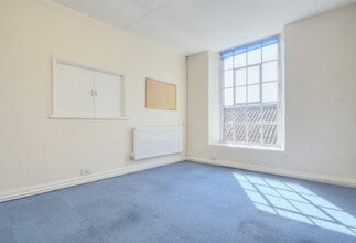 1 Rope Walk, Skipton to rent Interior Photo- Image 2 of 2