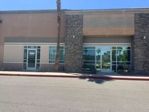 6635 S Tenaya Way, Las Vegas, NV to rent Interior Photo- Image 2 of 10