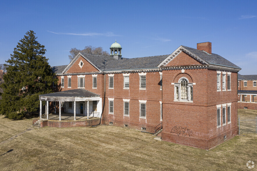 Warfield Ave, Sykesville, MD for sale - Primary Photo - Image 1 of 6