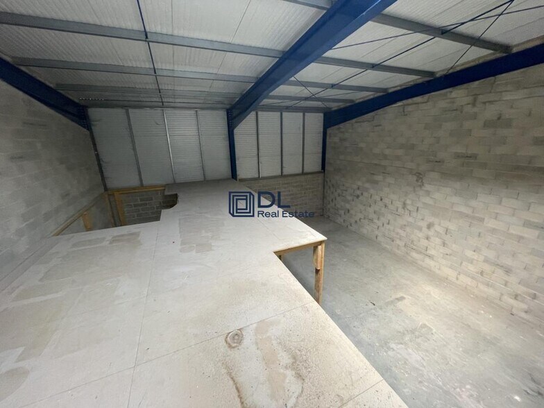 Industrial in Sucy-en-Brie to rent - Interior Photo - Image 3 of 4